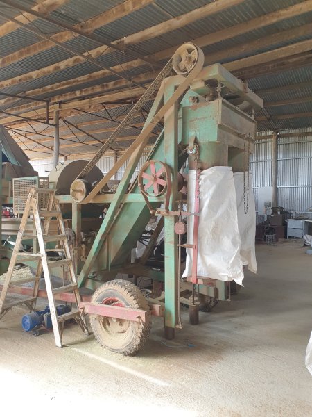 Under Auction - (A164)  Cliff & Bunting W Model Chaff Mill Complete With Mitsubishi Canter 