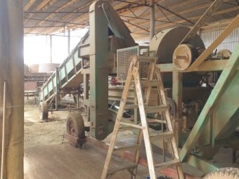 Under Auction - (A164)  Cliff & Bunting W Model Chaff Mill Complete With Mitsubishi Canter 