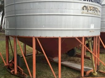 Sherwell 28 mt Field Bin 1411 D  with PTO Auger