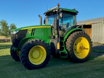 2015 John Deere 7210 R Tractor