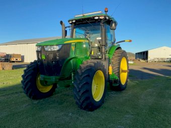 2015 John Deere 7210 R Tractor