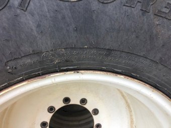 Tyres & Rims 900/60R32