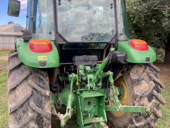 2015 John Deere 5075E Tractor / Loader