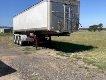 Barry Stoodley 9.5m x 1.8m Chassis Tipper