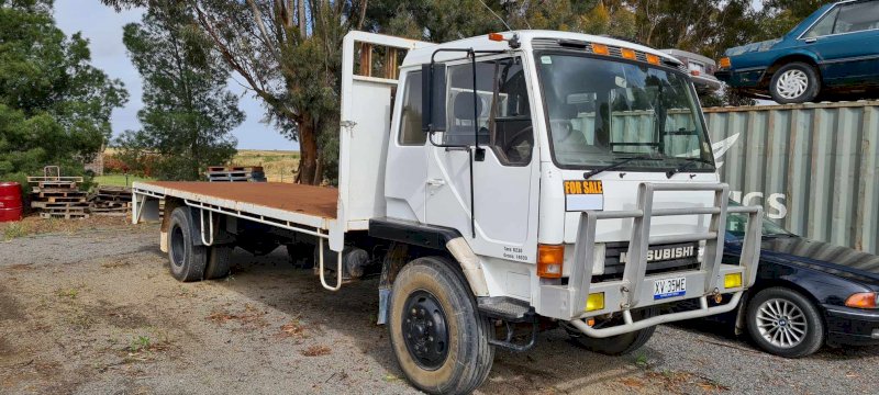 1988 Mitsubishi Tray Truck