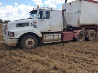 1994 International 3600 S Line Prime Mover