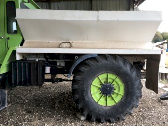 Under Auction - (A165) 1987 Mercedes Benz Trac 1500 With Transpread Spreader 