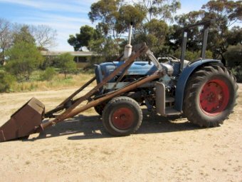 Under Auction - (A167) Fordson Power Major Tractor 