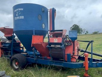 2012 Breckon Twin Mill 3 tonne Mixer