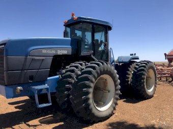 1997 New Holland 9482 Versatile Tractor with 35ft 2001 Morris 2000 Concept Seeder & 7252 Air Cart