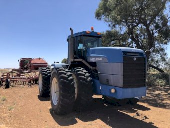 1997 New Holland 9482 Versatile Tractor with 35ft 2001 Morris 2000 Concept Seeder & 7252 Air Cart