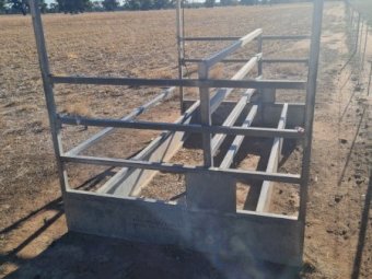 Hay Feeder