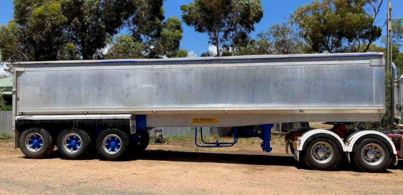 1985 36' Lusty Tipper