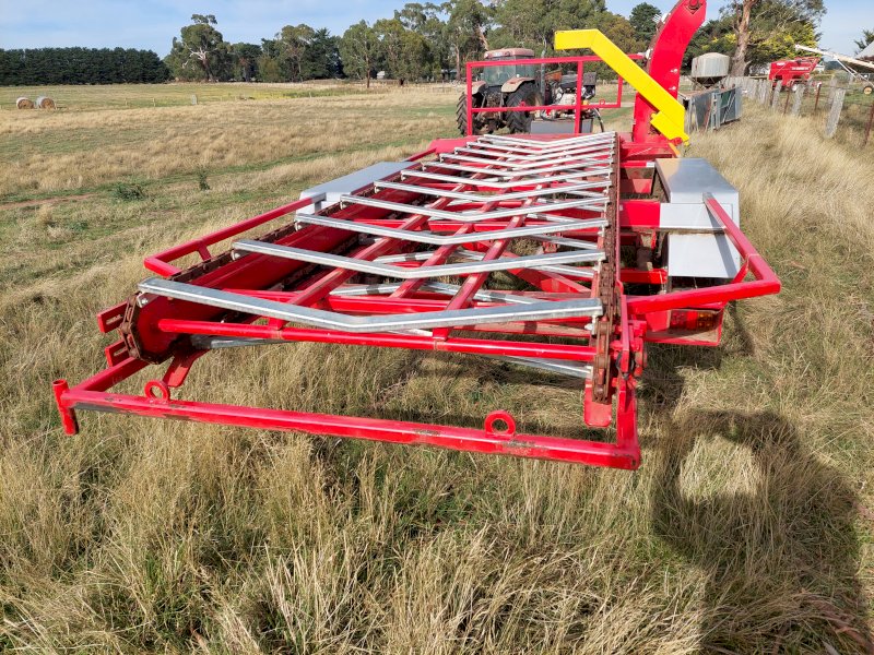 Under Auction - (A172) 2016 WMI Albybone Hay Feed Out Wagon 