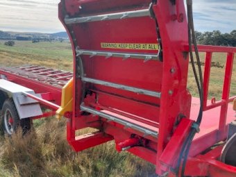 Under Auction - (A172) 2016 WMI Albybone Hay Feed Out Wagon 