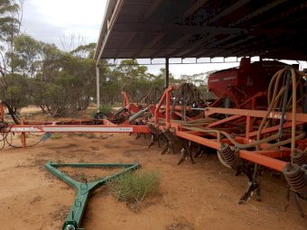 2004 Horwood Bagshaw 42ft Scaribar with 2014 Simplicity 9000L Seed Bin
