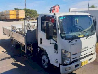 2009 NPR200 Isuzu with HIAB