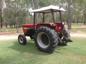 Case IH 585 Tractor