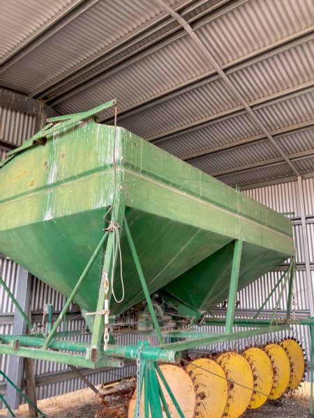 Vennings 14ft Grouper with Hobbs Hoist