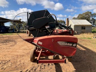 25ft Case IH 2010 Header Front with Trailer