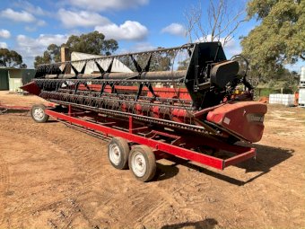 25ft Case IH 2010 Header Front with Trailer