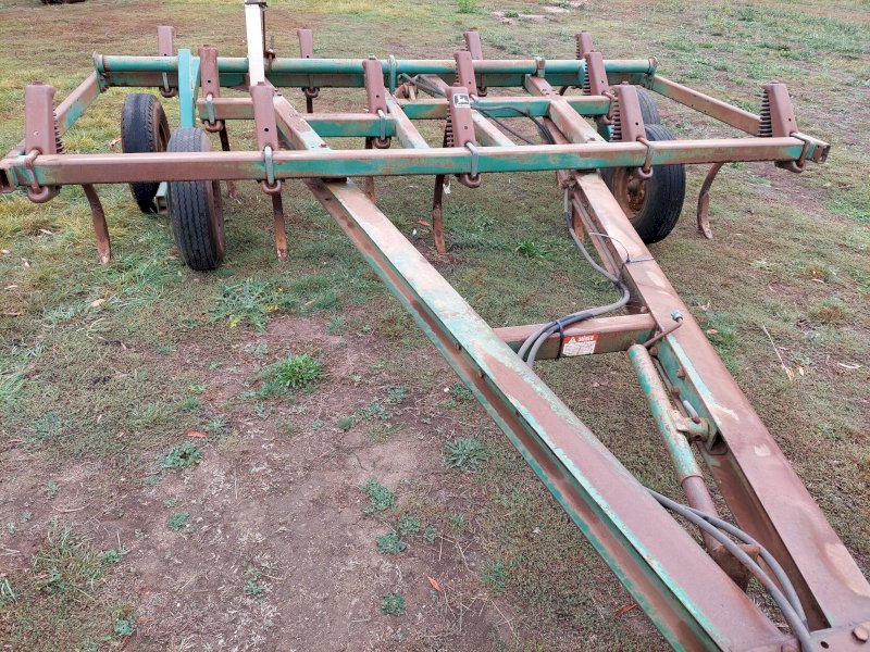 John Deere 1610 Tyne Chisel Plough