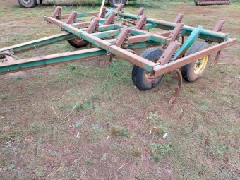 John Deere 1610 Tyne Chisel Plough