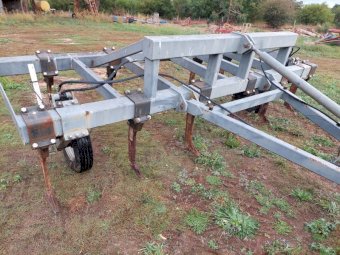 Under Auction - (A175) Heavy Duty Tilco 11 Tyne Ripper. 