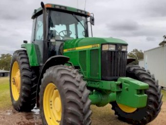 2003 John Deere 7810 Tractor