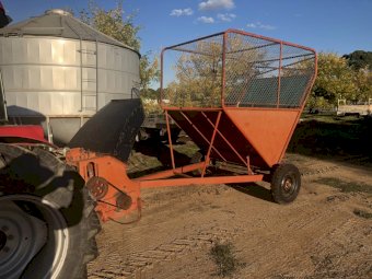 Dakin Direct Chop Forage Harvester