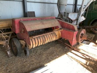 New Holland Hay Liner 68 Small Square Baler