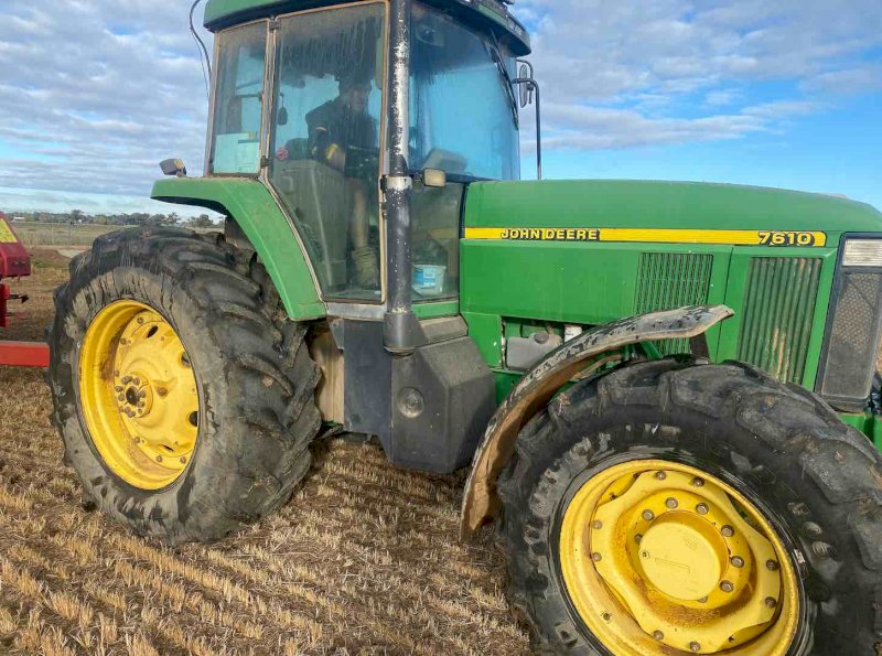 John Deere 7610 Tractor