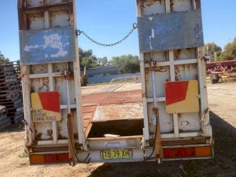 Beavertail Trailer with Ramps
