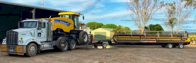 2015 New Holland SR200 Speedrower with 30' Honeybee Front & 16' Discbine & Windrower Cradle