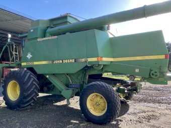 1997 John Deere 9600 header with 930 Front