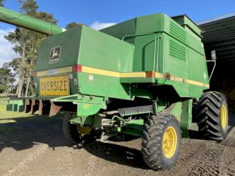 1997 John Deere 9600 header with 930 Front