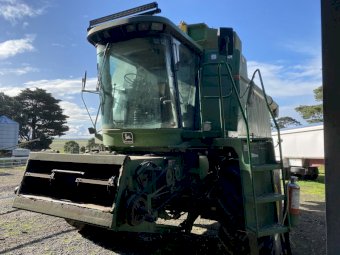 1997 John Deere 9600 header with 930 Front