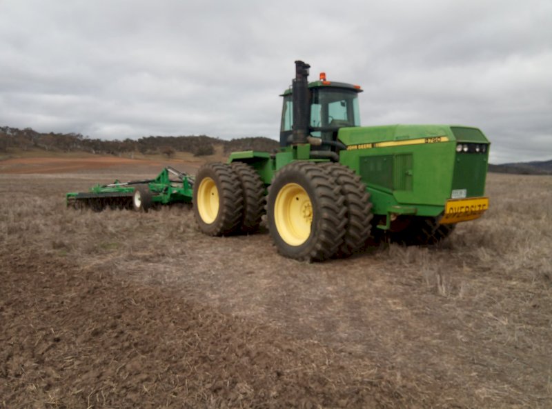 John Deere 8760 Tractor
