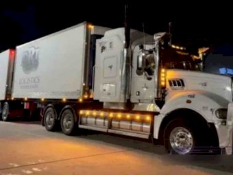 2010 Mack Superliner