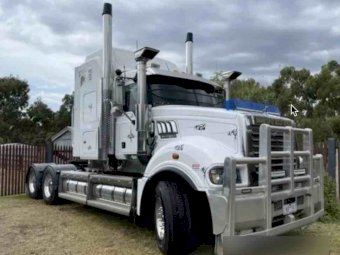 2010 Mack Superliner