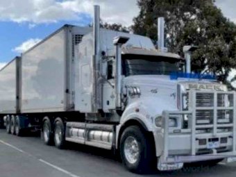 2010 Mack Superliner