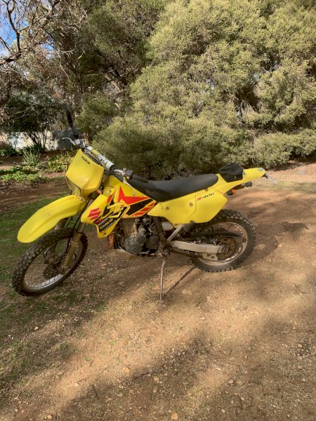 2001 Suzuki DR-Z400 Motorbike