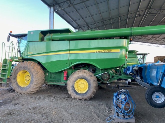 WANTED John Deere S680 / S670 Header with 40' Front