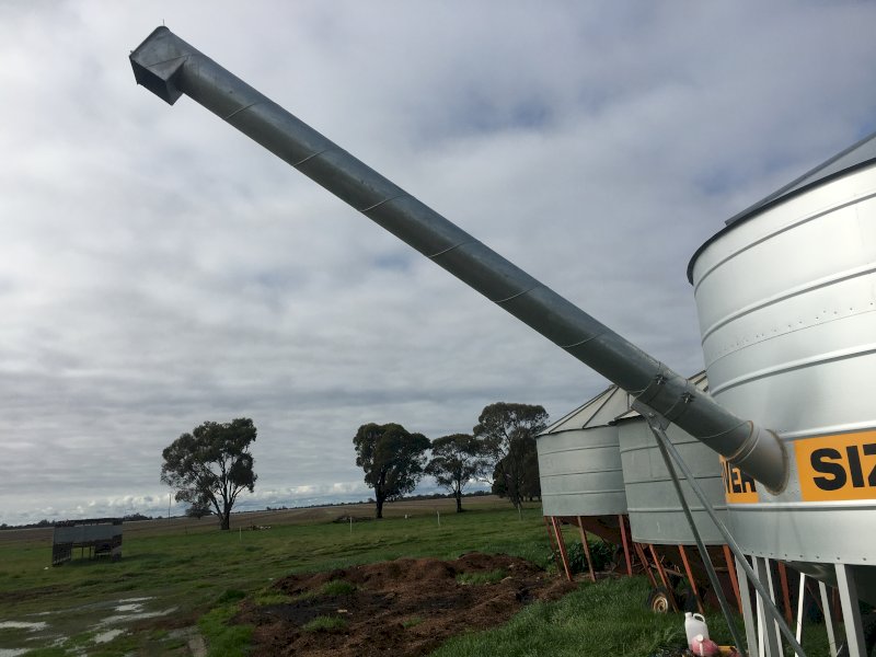 Ahrens 1511 Jumbo 35 PTO Field Bin