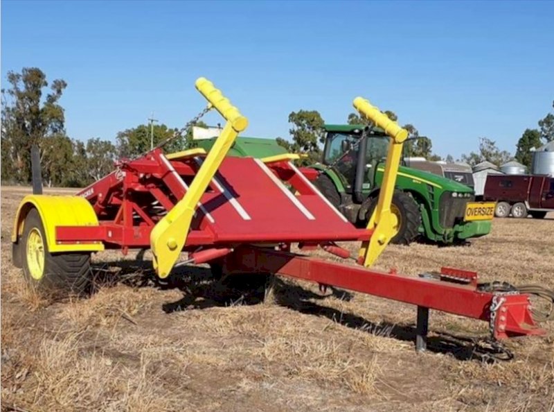 Under Auction - (A215) 2018 Jadan Big Bale Stacker 