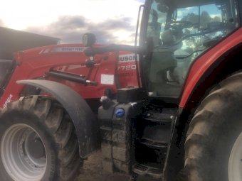 2017 Massey Ferguson 7720 Tractor with Loader