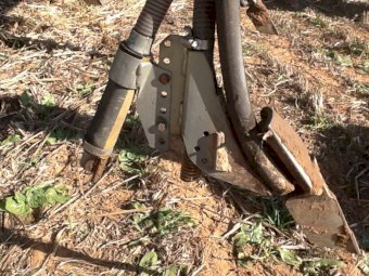 2009 John Deere 1830 61ft Bar with 1910 15,000L Air Cart