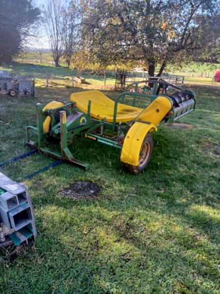 Hustler Hay Feeder
