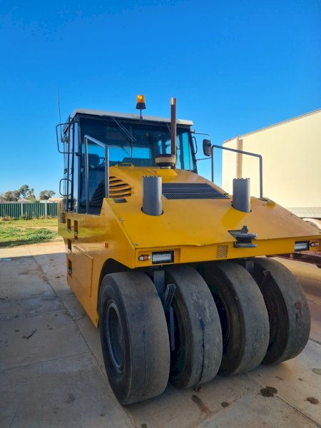 1999 Multipac Multi Wheeled Roller