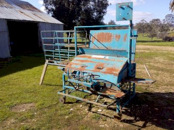 Gun Crutcha cradle.